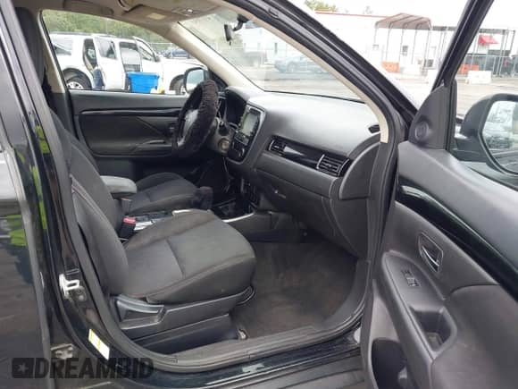 2019 Mitsubishi Outlander ES с VIN JA4AD2A38KZ016839, выставлен на аукционе IAAI как лот 43370503 с пробегом 116 336 миль миль и . История ставок и продаж доступна на DreamBid. Изображение 5.