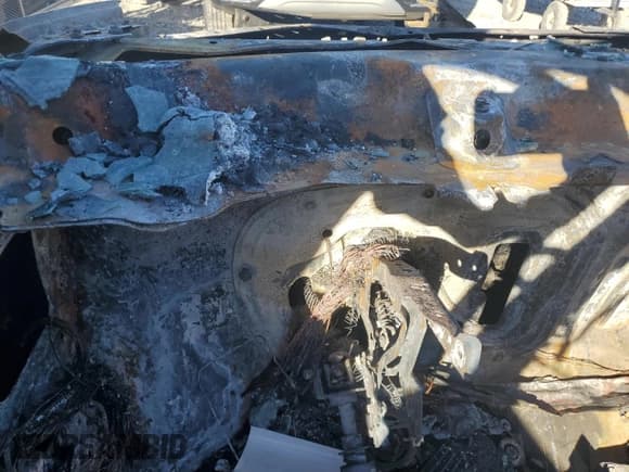 ✅ 2015 GMC Acadia SLT • VIN: 1GKKRRKD4FJ378381 • Lot: 85689505. Wystawiony na Copart z przebiegiem Nie podano. Bezpłatny archiwum sprzedaży aukcyjnych z USA i szczegółowy raport historii pojazdu na DreamBid. Zdjęcie 9.