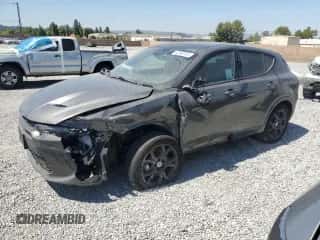 2024 Dodge Hornet R/T Plus z VIN ZACPDFDW6R3A24466, wystawiony jako Copart lot #62560165 z przebiegiem 13 170 mil mil oraz Szkoda całkowita • Salvage title. Historia ofert i sprzedaży dostępna na DreamBid. Obrazek 1.