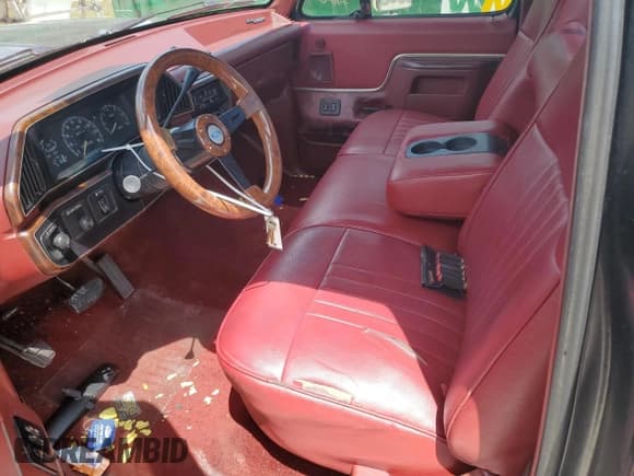 ✅ 1987 Ford F-150 • VIN: 1FTDF15N6HNA09617 • Lot: 55568645. Wystawiony na Copart z przebiegiem 16 137 mil. Bezpłatny archiwum sprzedaży aukcyjnych z USA i szczegółowy raport historii pojazdu na DreamBid. Zdjęcie 7.