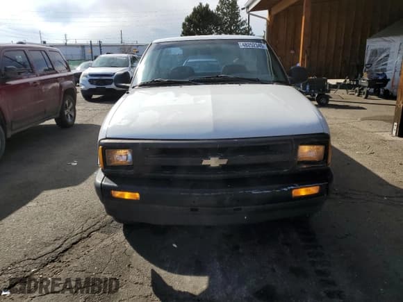 ✅ 1997 Chevrolet S-10 • VIN: 1GCCS14X4V8188518 • Лот: 48252345. Опубликован ранее на Copart с пробегом 286 728 миль. Бесплатный доступ к архиву аукционных продаж из США и подробный отчёт об истории автомобиля на DreamBid. Изображение 5.