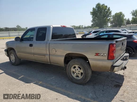 ✅ 2003 Chevrolet Silverado 1500 LS • VIN: 2GCEK19T531271048 • Лот: 69991854. Опубликован ранее на Copart с пробегом 116 855 миль. Бесплатный доступ к архиву аукционных продаж из США и подробный отчёт об истории автомобиля на DreamBid. Изображение 2.