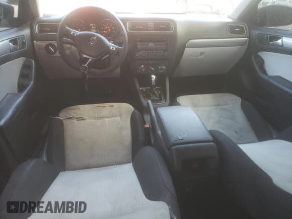 ✅ 2015 Volkswagen Jetta SE • VIN: 3VWD07AJ2FM258704 • Lot: 82521655. Wystawiony na Copart z przebiegiem 149 193 mil. Bezpłatny archiwum sprzedaży aukcyjnych z USA i szczegółowy raport historii pojazdu na DreamBid. Zdjęcie 8.