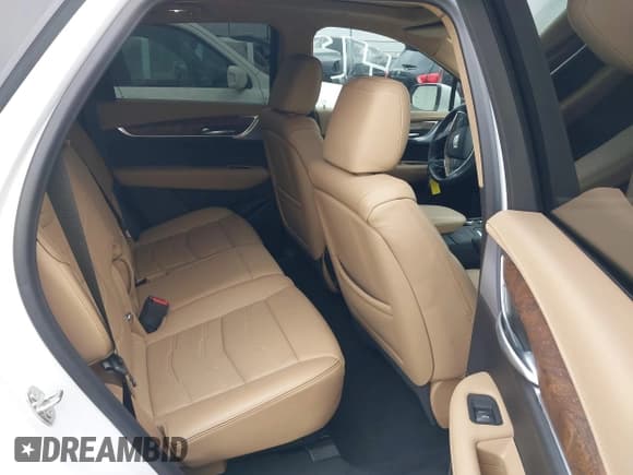 ✅ 2024 Cadillac XT5 Premium Luxury AWD • VIN: 1GYKNERSXRZ707816 • Lot: 41749596. Wystawiony na IAAI z przebiegiem 8 701 mil. Bezpłatny archiwum sprzedaży aukcyjnych z USA i szczegółowy raport historii pojazdu na DreamBid. Zdjęcie 8.