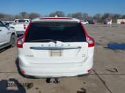 ✅ 2014 Volvo XC60 R-Design Premier Plus • VIN: YV4902DZ4E2511411 • Lot: 41633277. Listed on IAAI with 118,671 mi. Free auction sales archive from the USA and detailed vehicle history report at DreamBid. Image 16.