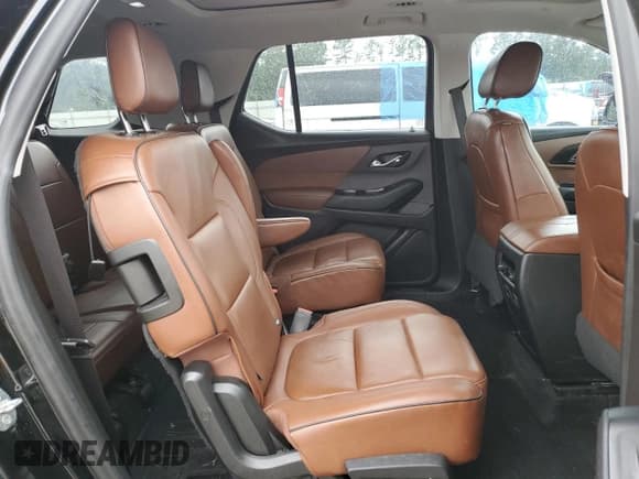 ✅ 2018 Chevrolet Traverse High Country • VIN: 1GNEVKKWXJJ225050 • Lot: 66377704. Wystawiony na Copart z przebiegiem 130 088 mil. Bezpłatny archiwum sprzedaży aukcyjnych z USA i szczegółowy raport historii pojazdu na DreamBid. Zdjęcie 11.