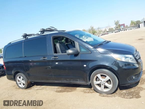 ✅ 2016 Mercedes-Benz Metris Passenger • VIN: WD4PG2EE9G3104494 • Lot: 42977420. Wystawiony na IAAI z przebiegiem 111 069 mil. Bezpłatny archiwum sprzedaży aukcyjnych z USA i szczegółowy raport historii pojazdu na DreamBid. Zdjęcie 13.