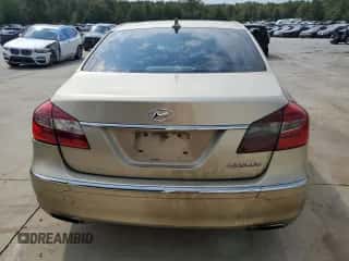 2012 Hyundai Genesis 3.8L z VIN KMHGC4DD6CU195749, wystawiony jako Copart lot #72518794 z przebiegiem 238 164 mil mil oraz Szkoda całkowita • Salvage title. Historia ofert i sprzedaży dostępna na DreamBid. Obrazek 6.
