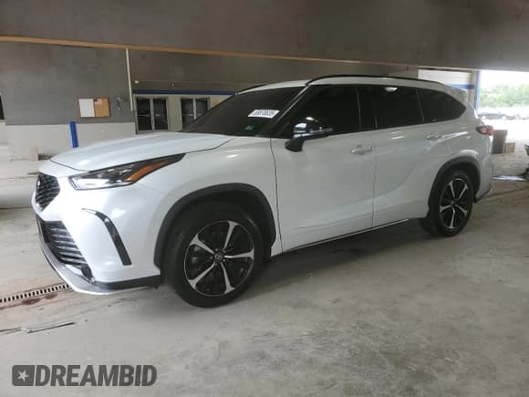 ✅ 2022 Toyota Highlander XSE • VIN: 5TDLZRBH2NS206872 • Lot: 59870635. Listed on Copart with 45,014 mi. Free auction sales archive from the USA and detailed vehicle history report at DreamBid. Image 1.