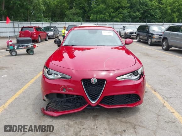✅ 2018 Alfa Romeo Giulia Ti Sport • VIN: ZARFAEEN1J7567230 • Lot: 42557668. Listed on IAAI with 54,363 mi. Free auction sales archive from the USA and detailed vehicle history report at DreamBid. Image 12.