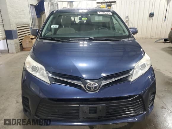 ✅ 2018 Toyota Sienna LE • VIN: 5TDKZ3DC1JS927804 • Lot: 64985125. Listed on Copart with 439,727 mi. Free auction sales archive from the USA and detailed vehicle history report at DreamBid. Image 5.