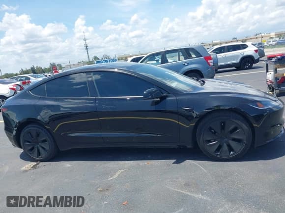 ✅ 2024 Tesla Model 3 • VIN: 5YJ3E1EA9RF861066 • Лот: 42464473. Опубликован ранее на IAAI с пробегом 10 080 миль. Бесплатный доступ к архиву аукционных продаж из США и подробный отчёт об истории автомобиля на DreamBid. Изображение 13.