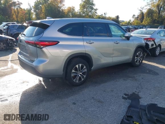 ✅ 2022 Toyota Highlander XLE • VIN: 5TDGZRBH9NS219345 • Лот: 43576999. Опубликован ранее на IAAI с пробегом 44 731 миль. Бесплатный доступ к архиву аукционных продаж из США и подробный отчёт об истории автомобиля на DreamBid. Изображение 4.