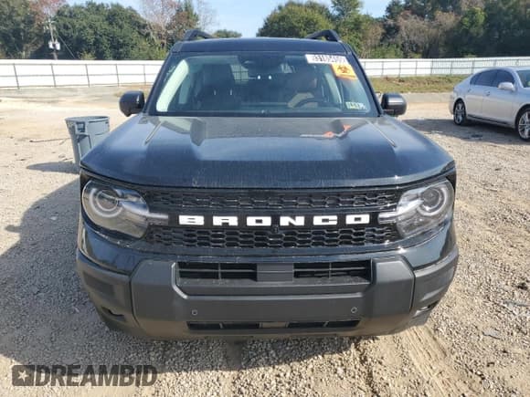 ✅ 2025 Ford Bronco Sport Outer Banks • VIN: 3FMCR9CN3SRE85358 • Lot: 93185455. Listed on Copart with 5,606 mi. Free auction sales archive from the USA and detailed vehicle history report at DreamBid. Image 5.