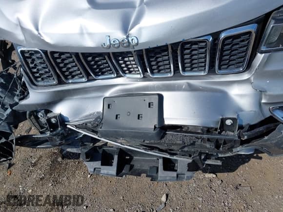 ✅ 2020 Jeep Grand Cherokee Limited X • VIN: 1C4RJFBG9LC445311 • Lot: 42572824. Listed on IAAI with 72,194 mi. Free auction sales archive from the USA and detailed vehicle history report at DreamBid. Image 6.