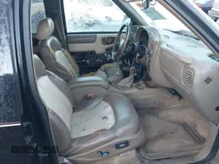 1999 Chevrolet Blazer Trailblazer with VIN 1GNCS13W1X2238149, listed as a IAAI auction lot 41233398 with Not provided miles and . Bid and sale history available at DreamBid. Image 5.