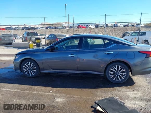 ✅ 2024 Nissan Altima SV • VIN: 1N4BL4DV7RN364130 • Lot: 43894213. Listed on IAAI with 47,211 mi. Free auction sales archive from the USA and detailed vehicle history report at DreamBid. Image 14.