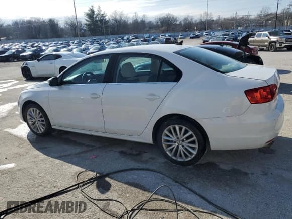 ✅ 2013 Volkswagen Jetta SEL • VIN: 3VWLX7AJ2DM402059 • Lot: 43459935. Listed on Copart with 175,130 mi. Free auction sales archive from the USA and detailed vehicle history report at DreamBid. Image 2.