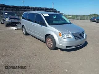 ✅ 2009 Chrysler Town & Country LX • VIN: 2A8HR44E89R614926 • Lot: 43043196. Wystawiony na IAAI z przebiegiem 80 329 mil. Bezpłatny archiwum sprzedaży aukcyjnych z USA i szczegółowy raport historii pojazdu na DreamBid. Zdjęcie 1.