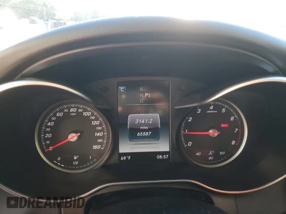 ✅ 2017 Mercedes-Benz C 300 • VIN: 55SWF4JB0HU231556 • Lot: 86290625. Listed on Copart with 65,587 mi. Free auction sales archive from the USA and detailed vehicle history report at DreamBid. Image 9.