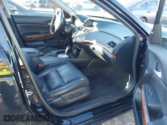 ✅ 2012 Honda Accord EX-L • VIN: 1HGCP3F83CA029919 • Lot: 43746469. Listed on IAAI with 172,479 mi. Free auction sales archive from the USA and detailed vehicle history report at DreamBid. Image 5.