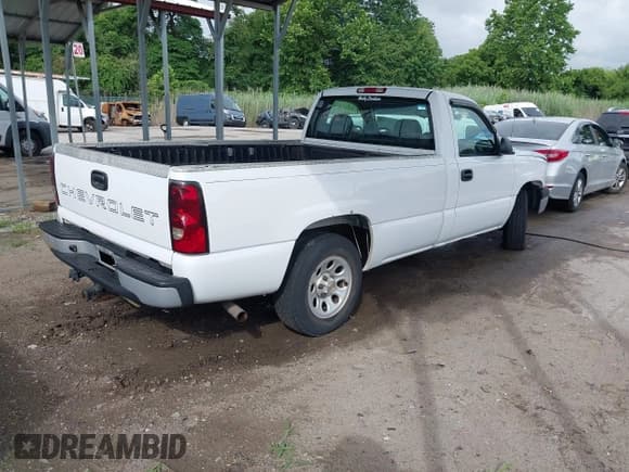✅ 2005 Chevrolet Silverado 1500 Work Truck • VIN: 1GCEC14X55Z104271 • Lot: 42622202. Listed on IAAI with 149,945 mi. Free auction sales archive from the USA and detailed vehicle history report at DreamBid. Image 4.