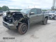 ✅ 2025 Toyota Tacoma SR • VIN: 3TMLB5JN8SM108333 • Лот: 42528079. Опубликован ранее на IAAI с пробегом 3 596 миль. Бесплатный доступ к архиву аукционных продаж из США и подробный отчёт об истории автомобиля на DreamBid. Изображение 17.