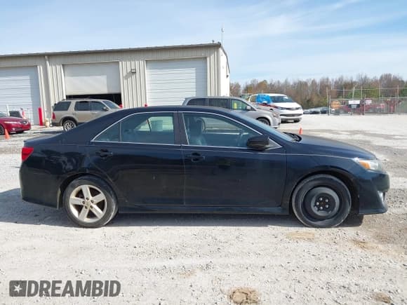 ✅ 2014 Toyota Camry L • VIN: 4T1BF1FK7EU818990 • Lot: 43703938. Listed on IAAI with 188,607 mi. Free auction sales archive from the USA and detailed vehicle history report at DreamBid. Image 13.