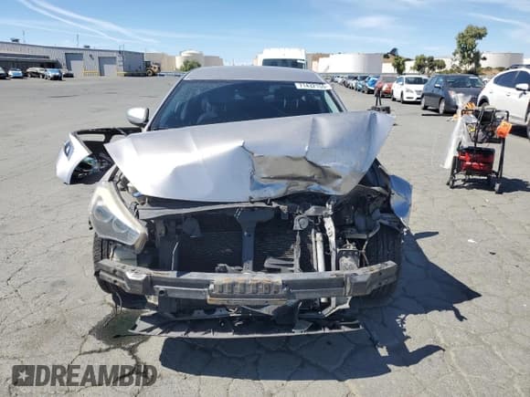 ✅ 2014 Kia Cadenza Limited • VIN: KNALN4D74E5129850 • Lot: 71432155. Wystawiony na Copart z przebiegiem 219 284 mil. Bezpłatny archiwum sprzedaży aukcyjnych z USA i szczegółowy raport historii pojazdu na DreamBid. Zdjęcie 5.