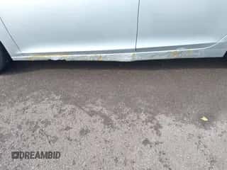 2013 Chevrolet Malibu Eco z VIN 1G11D5RRXDF115580, wystawiony jako IAAI lot #43457345 z przebiegiem 191 599 mil mil oraz . Historia ofert i sprzedaży dostępna na DreamBid. Obrazek 6.