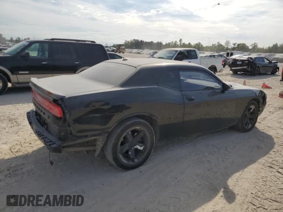 ✅ 2013 Dodge Challenger SXT • VIN: 2C3CDYAGXDH616273 • Lot: 76766114. Wystawiony na Copart z przebiegiem 136 862 mil. Bezpłatny archiwum sprzedaży aukcyjnych z USA i szczegółowy raport historii pojazdu na DreamBid. Zdjęcie 3.