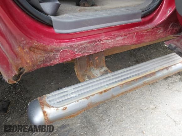 ✅ 2004 Ford Explorer XLT • VIN: 1FMZU73K34ZB23726 • Lot: 42274070. Listed on IAAI with 159,245 mi. Free auction sales archive from the USA and detailed vehicle history report at DreamBid. Image 13.