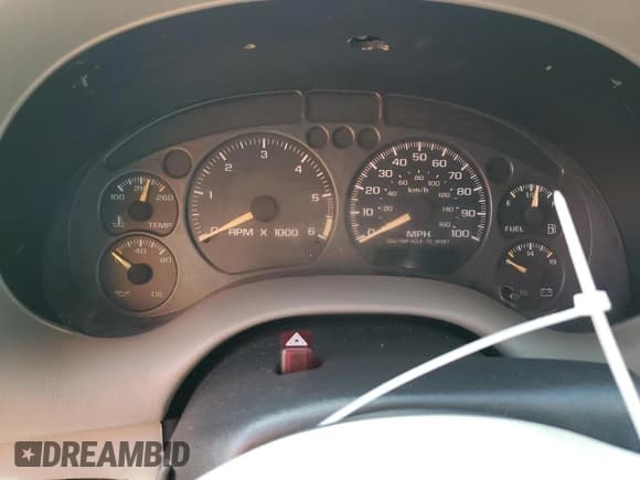 ✅ 2002 Chevrolet Blazer LS • VIN: 1GNCS18W92K117340 • Lot: 84865105. Wystawiony na Copart z przebiegiem Nie podano. Bezpłatny archiwum sprzedaży aukcyjnych z USA i szczegółowy raport historii pojazdu na DreamBid. Zdjęcie 9.