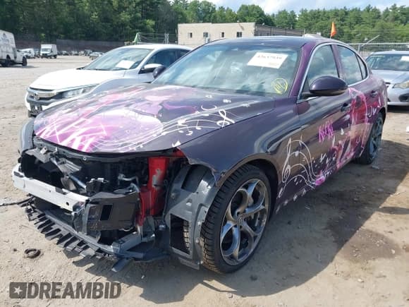 ✅ 2017 Alfa Romeo Giulia Ti • VIN: ZARFAEEN9H7553571 • Lot: 42637939. Listed on IAAI with 75,509 mi. Free auction sales archive from the USA and detailed vehicle history report at DreamBid. Image 2.