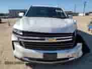 2024 Chevrolet Suburban LT z VIN 1GNSCCKD0RR370849, wystawiony jako Copart lot #83688264 z przebiegiem 2 895 mil mil oraz Szkoda całkowita • Salvage title. Historia ofert i sprzedaży dostępna na DreamBid. Obrazek 5.
