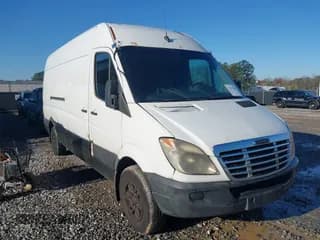 ✅ 2007 Freightliner Sprinter • VIN: WDYPE845875167020 • Lot: 41767586. Wystawiony na IAAI z przebiegiem 90 600 mil. Bezpłatny archiwum sprzedaży aukcyjnych z USA i szczegółowy raport historii pojazdu na DreamBid. Zdjęcie 1.
