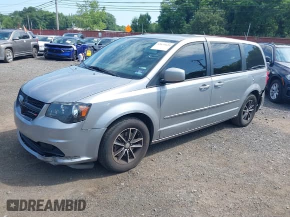 ✅ 2015 Dodge Grand Caravan SE • VIN: 2C4RDGBG1FR684263 • Lot: 42675025. Wystawiony na IAAI z przebiegiem 136 548 mil. Bezpłatny archiwum sprzedaży aukcyjnych z USA i szczegółowy raport historii pojazdu na DreamBid. Zdjęcie 18.