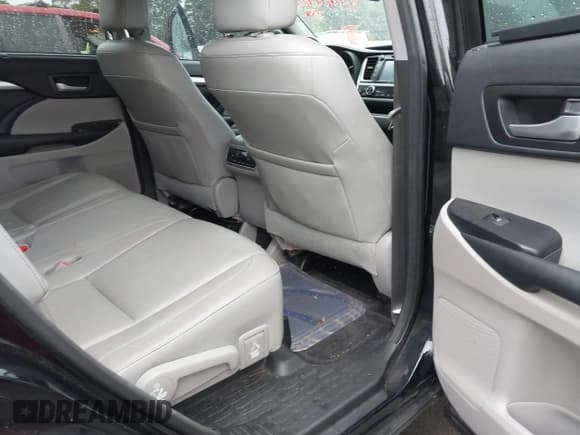 ✅ 2016 Toyota Highlander XLE • VIN: 5TDKKRFH8GS132340 • Лот: 43402467. Опубликован ранее на IAAI с пробегом 126 524 миль. Бесплатный доступ к архиву аукционных продаж из США и подробный отчёт об истории автомобиля на DreamBid. Изображение 8.