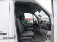 ✅ 2010 Mercedes-Benz Sprinter Cargo • VIN: WD3PE7CC9A5434950 • Lot: 43565718. Wystawiony na IAAI z przebiegiem 182 931 mil. Bezpłatny archiwum sprzedaży aukcyjnych z USA i szczegółowy raport historii pojazdu na DreamBid. Zdjęcie 17.