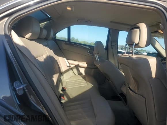 ✅ 2011 Mercedes-Benz E 550 Luxury • VIN: WDDHF9AB7BA411288 • Лот: 70736355. Опубликован ранее на Copart с пробегом 111 637 миль. Бесплатный доступ к архиву аукционных продаж из США и подробный отчёт об истории автомобиля на DreamBid. Изображение 10.