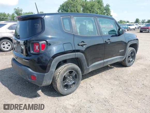 ✅ 2018 Jeep Renegade Upland • VIN: ZACCJBAB0JPG99731 • Lot: 42401110. Listed on IAAI with 155,841 mi. Free auction sales archive from the USA and detailed vehicle history report at DreamBid. Image 4.