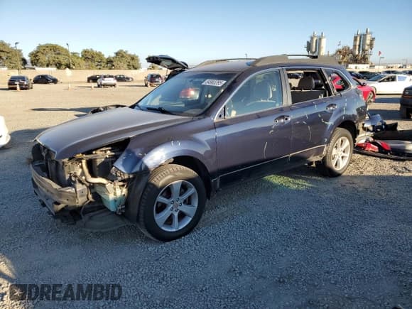 ✅ 2014 Subaru Outback Premium • VIN: 4S4BRBCC2E3279436 • Лот: 84965395. Опубликован ранее на Copart с пробегом 117 620 миль. Бесплатный доступ к архиву аукционных продаж из США и подробный отчёт об истории автомобиля на DreamBid. Изображение 1.