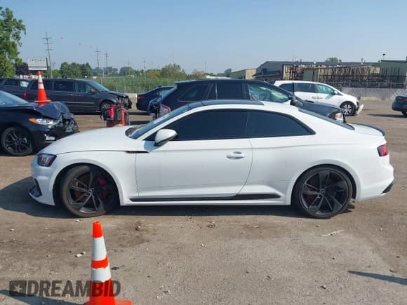 ✅ 2018 Audi RS 5 • VIN: WUAPWAF54JA902140 • Lot: 42996212. Listed on IAAI with 58,697 mi. Free auction sales archive from the USA and detailed vehicle history report at DreamBid. Image 14.