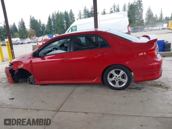 ✅ 2013 Toyota Corolla LE • VIN: 2T1BU4EE9DC005072 • Лот: 43474564. Опубликован ранее на IAAI с пробегом 169 075 миль. Бесплатный доступ к архиву аукционных продаж из США и подробный отчёт об истории автомобиля на DreamBid. Изображение 15.