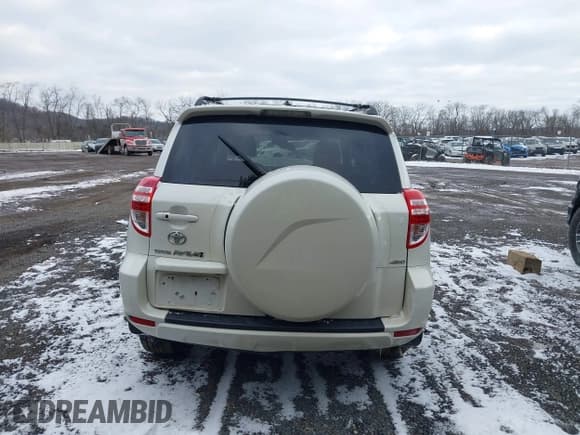 ✅ 2010 Toyota RAV4 Limited • VIN: 2T3DK4DV5AW018192 • Lot: 41589366. Listed on IAAI with 30,000 mi. Free auction sales archive from the USA and detailed vehicle history report at DreamBid. Image 15.