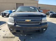 ✅ 2013 Chevrolet Suburban LTZ • VIN: 1GNSCKE08DR105799 • Lot: 93057155. Wystawiony na Copart z przebiegiem 257 010 mil. Bezpłatny archiwum sprzedaży aukcyjnych z USA i szczegółowy raport historii pojazdu na DreamBid. Zdjęcie 5.