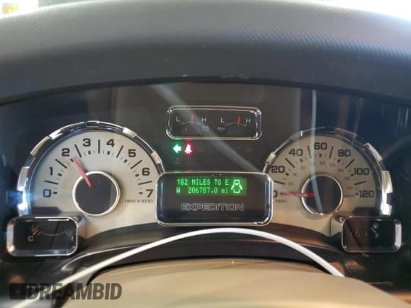 ✅ 2014 Ford Expedition Max XLT • VIN: 1FMJK1H50EEF12402 • Lot: 87370965. Listed on Copart with 206,787 mi. Free auction sales archive from the USA and detailed vehicle history report at DreamBid. Image 9.