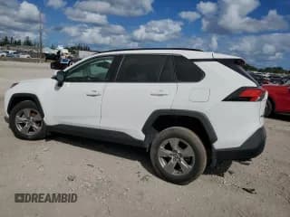 ✅ 2024 Toyota RAV4 XLE • VIN: 2T3W1RFVXRC267641 • Lot: 86689085. Wystawiony na Copart z przebiegiem 9 479 mil. Bezpłatny archiwum sprzedaży aukcyjnych z USA i szczegółowy raport historii pojazdu na DreamBid. Zdjęcie 2.