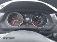 ✅ 2018 Volkswagen Tiguan S • VIN: 3VV0B7AX3JM091554 • Lot: 43847536. Wystawiony na IAAI z przebiegiem 91 603 mil. Bezpłatny archiwum sprzedaży aukcyjnych z USA i szczegółowy raport historii pojazdu na DreamBid. Zdjęcie 7.