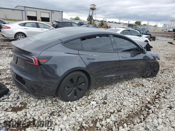 ✅ 2024 Tesla Model 3 Long Range • VIN: 5YJ3E1EB9RF829677 • Lot: 82324355. Wystawiony na Copart z przebiegiem 9 477 mil. Bezpłatny archiwum sprzedaży aukcyjnych z USA i szczegółowy raport historii pojazdu na DreamBid. Zdjęcie 3.